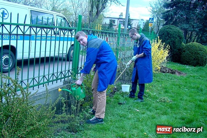 Zdjęcie w galerii na portalu naszraciborz.pl: Kolorowa wiosna w Zespole Szkół Specjalnych w Raciborzu wiadomości z regionu