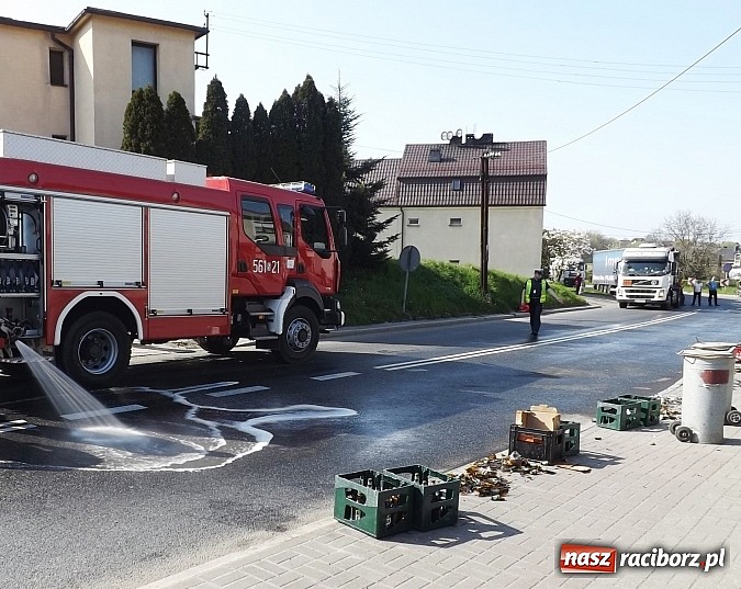 Zdjęcie w galerii na portalu naszraciborz.pl: Piwo popłynęło ulicą Kozielską! wiadomości z regionu