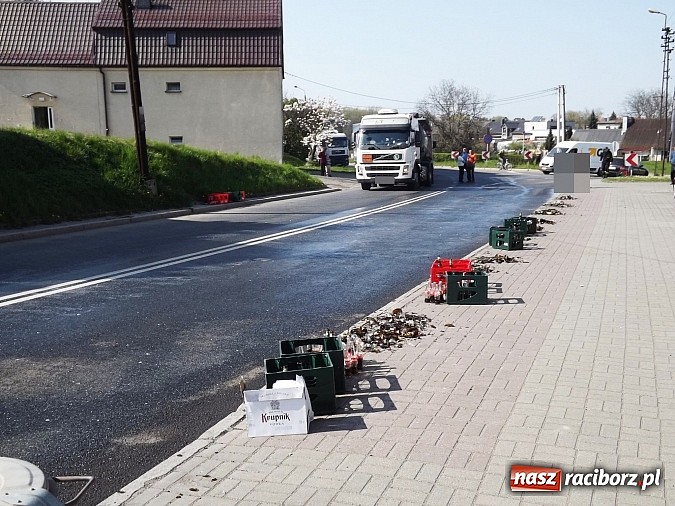 Zdjęcie w galerii na portalu naszraciborz.pl: Piwo popłynęło ulicą Kozielską! wiadomości z regionu
