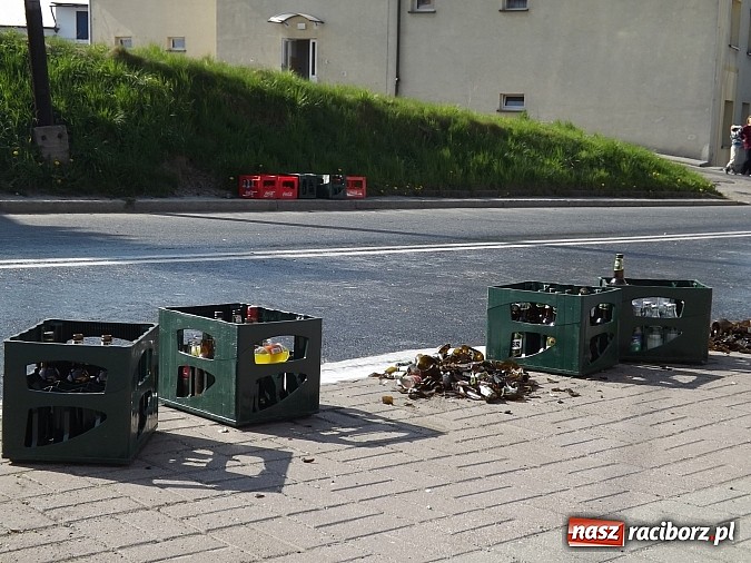 Zdjęcie w galerii na portalu naszraciborz.pl: Piwo popłynęło ulicą Kozielską! wiadomości z regionu