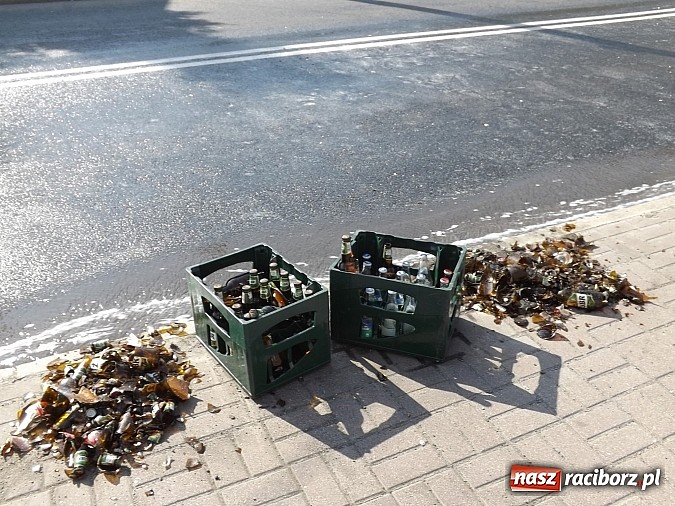Zdjęcie w galerii na portalu naszraciborz.pl: Piwo popłynęło ulicą Kozielską! wiadomości z regionu