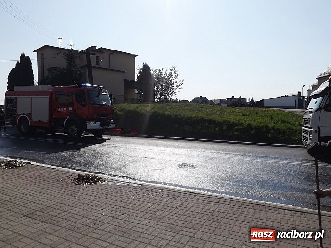 Zdjęcie w galerii na portalu naszraciborz.pl: Piwo popłynęło ulicą Kozielską! wiadomości z regionu