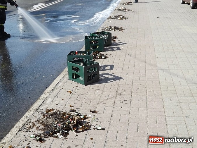 Zdjęcie w galerii na portalu naszraciborz.pl: Piwo popłynęło ulicą Kozielską! wiadomości z regionu