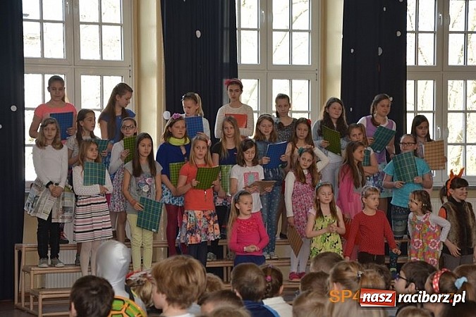 Zdjęcie w galerii na portalu naszraciborz.pl: Z energią zmieńmy źródła - Dzień Ziemi w SP4  wiadomości z regionu