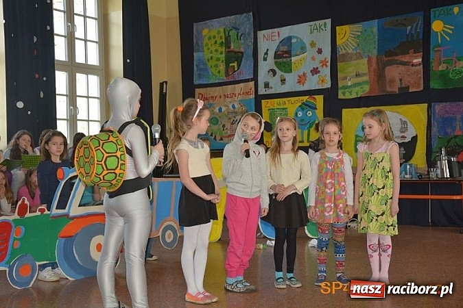Zdjęcie w galerii na portalu naszraciborz.pl: Z energią zmieńmy źródła - Dzień Ziemi w SP4  wiadomości z regionu