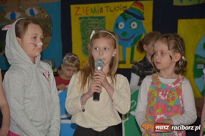 Zdjęcie w galerii na portalu naszraciborz.pl: Z energią zmieńmy źródła - Dzień Ziemi w SP4  wiadomości z regionu