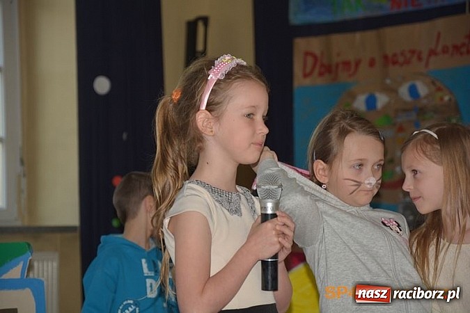 Zdjęcie w galerii na portalu naszraciborz.pl: Z energią zmieńmy źródła - Dzień Ziemi w SP4  wiadomości z regionu