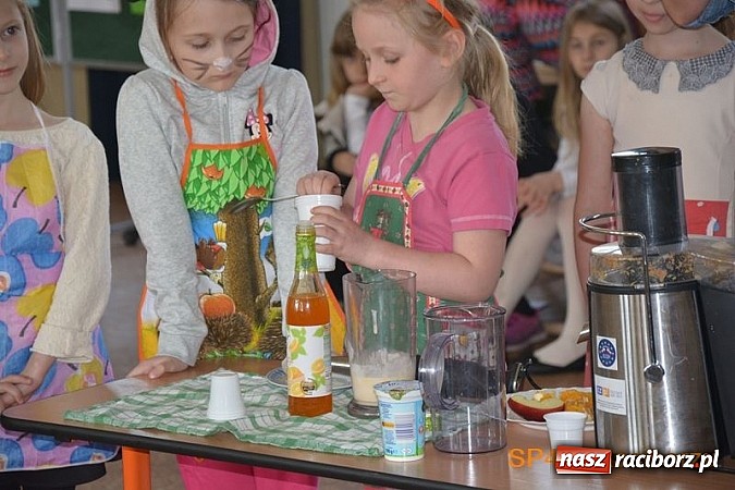 Zdjęcie w galerii na portalu naszraciborz.pl: Z energią zmieńmy źródła - Dzień Ziemi w SP4  wiadomości z regionu