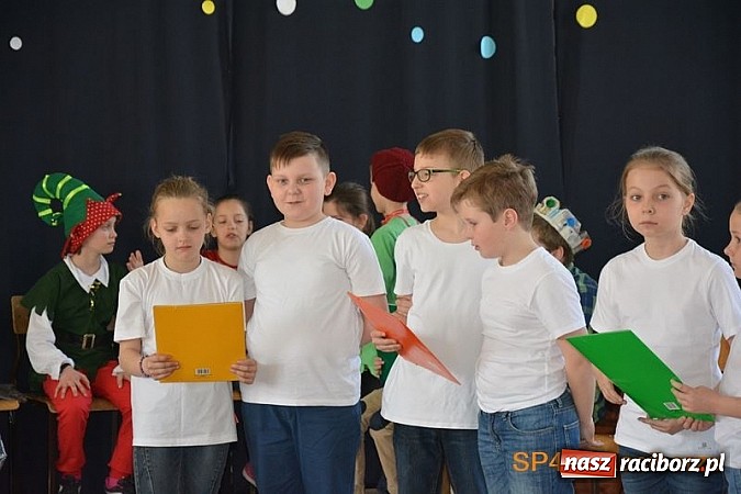 Zdjęcie w galerii na portalu naszraciborz.pl: Z energią zmieńmy źródła - Dzień Ziemi w SP4  wiadomości z regionu