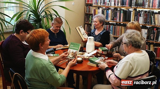 Zdjęcie w galerii na portalu naszraciborz.pl: Jeść przyzwoicie, czyli kolejne spotkanie Dyskusyjnego Klubu Książki  wiadomości z regionu