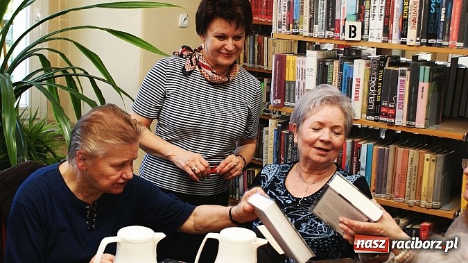 Zdjęcie w galerii na portalu naszraciborz.pl: Jeść przyzwoicie, czyli kolejne spotkanie Dyskusyjnego Klubu Książki  wiadomości z regionu