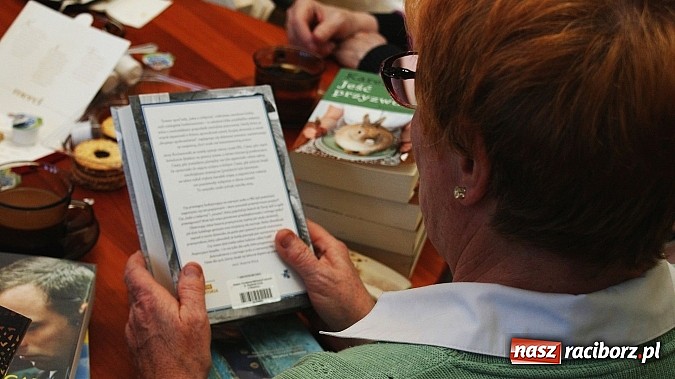 Zdjęcie w galerii na portalu naszraciborz.pl: Jeść przyzwoicie, czyli kolejne spotkanie Dyskusyjnego Klubu Książki  wiadomości z regionu