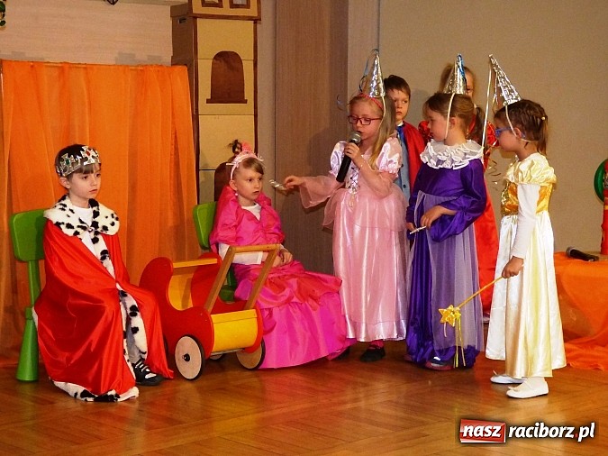 Zdjęcie w galerii na portalu naszraciborz.pl: Przedszkolaki z Nędzy ze Śpiącą królewną na przeglądzie w Tworkowie wiadomości z regionu
