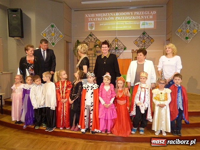 Zdjęcie w galerii na portalu naszraciborz.pl: Przedszkolaki z Nędzy ze Śpiącą królewną na przeglądzie w Tworkowie wiadomości z regionu