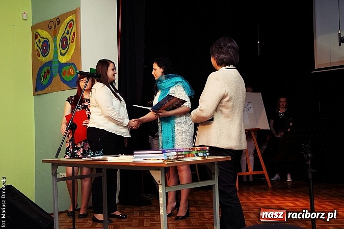 Zdjęcie w galerii na portalu naszraciborz.pl: Maturzyści z ZSZ zakończyli rok szkolny w MDK wiadomości z regionu