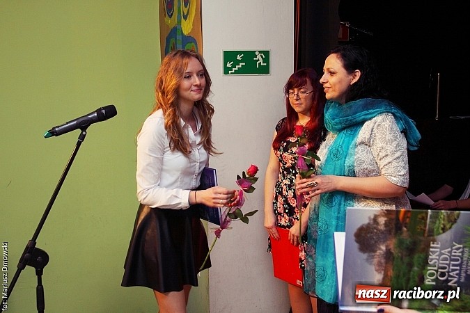 Zdjęcie w galerii na portalu naszraciborz.pl: Maturzyści z ZSZ zakończyli rok szkolny w MDK wiadomości z regionu