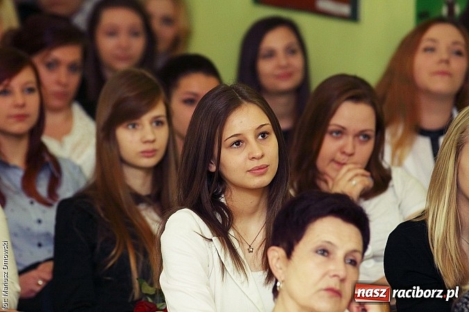 Zdjęcie w galerii na portalu naszraciborz.pl: Maturzyści z ZSZ zakończyli rok szkolny w MDK wiadomości z regionu