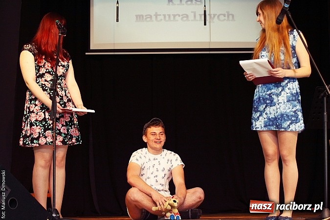 Zdjęcie w galerii na portalu naszraciborz.pl: Maturzyści z ZSZ zakończyli rok szkolny w MDK wiadomości z regionu