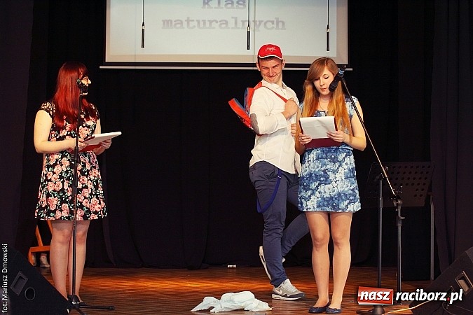 Zdjęcie w galerii na portalu naszraciborz.pl: Maturzyści z ZSZ zakończyli rok szkolny w MDK wiadomości z regionu