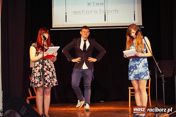 Zdjęcie w galerii na portalu naszraciborz.pl: Maturzyści z ZSZ zakończyli rok szkolny w MDK wiadomości z regionu