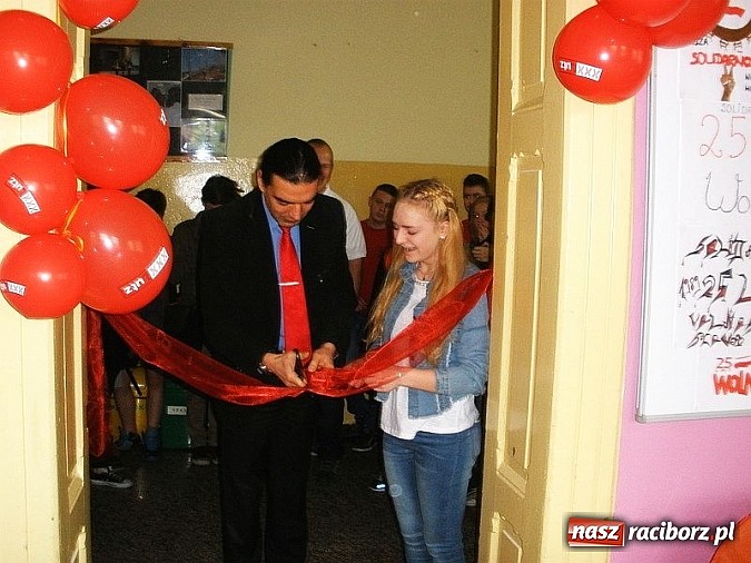 Zdjęcie w galerii na portalu naszraciborz.pl: Otwarcie wyremontowanej świetlicy i Dni Otwarte w Gimnazjum nr 5  wiadomości z regionu