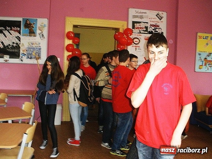 Zdjęcie w galerii na portalu naszraciborz.pl: Otwarcie wyremontowanej świetlicy i Dni Otwarte w Gimnazjum nr 5  wiadomości z regionu