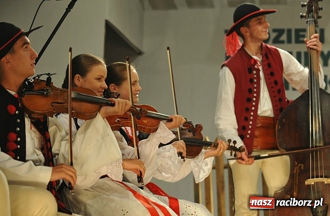 Zdjęcie w galerii na portalu naszraciborz.pl: Niedziela pełna folkloru w raciborskiej Strzesze wiadomości z regionu