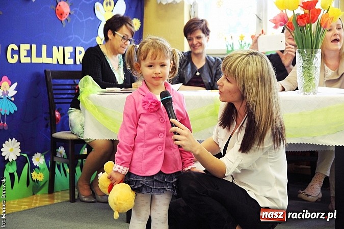 Zdjęcie w galerii na portalu naszraciborz.pl: W Krzanowicach przedszkolaki recytowały wiersze wiadomości z regionu