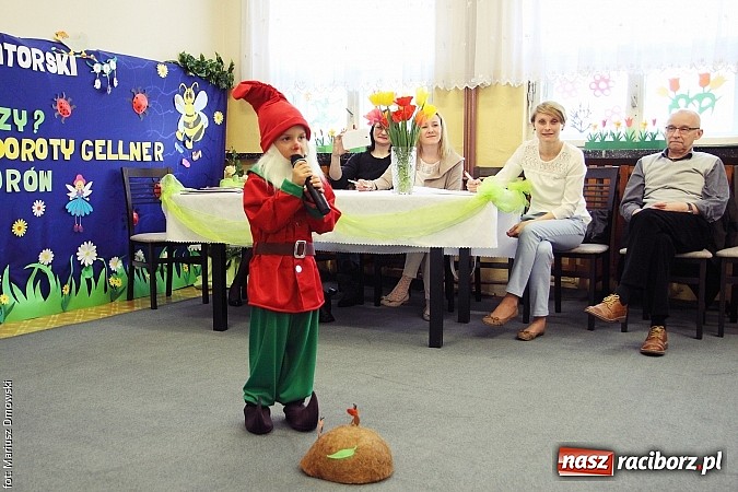 Zdjęcie w galerii na portalu naszraciborz.pl: W Krzanowicach przedszkolaki recytowały wiersze wiadomości z regionu