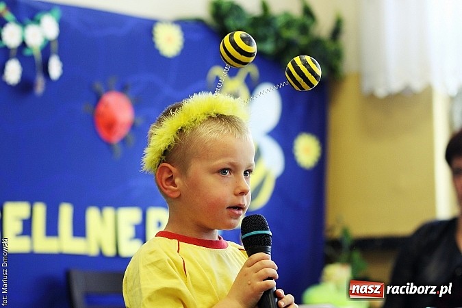 Zdjęcie w galerii na portalu naszraciborz.pl: W Krzanowicach przedszkolaki recytowały wiersze wiadomości z regionu