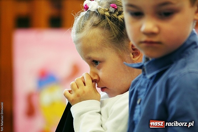 Zdjęcie w galerii na portalu naszraciborz.pl: W Krzanowicach przedszkolaki recytowały wiersze wiadomości z regionu