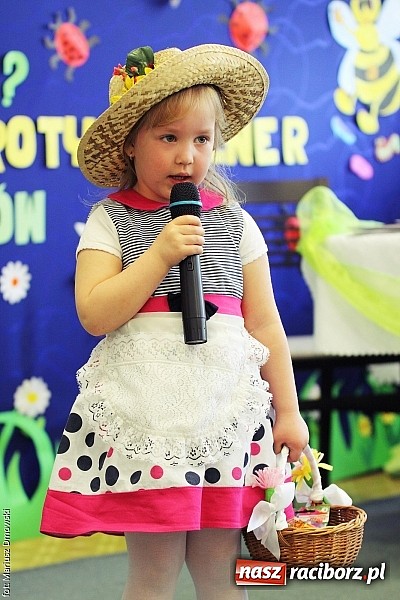 Zdjęcie w galerii na portalu naszraciborz.pl: W Krzanowicach przedszkolaki recytowały wiersze wiadomości z regionu