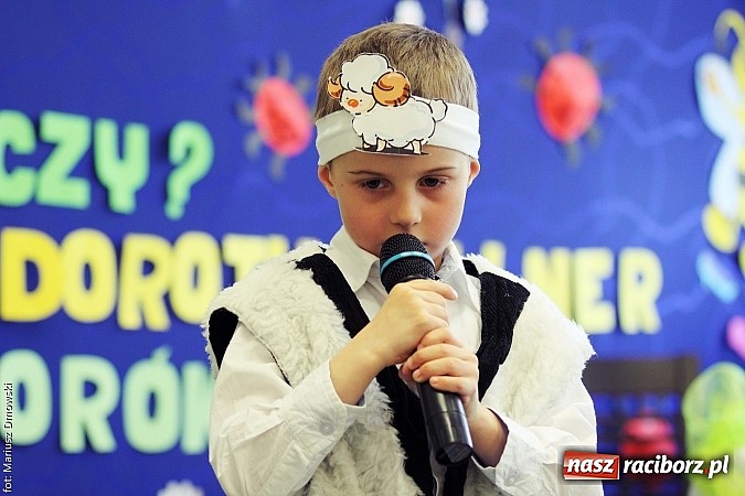 Zdjęcie w galerii na portalu naszraciborz.pl: W Krzanowicach przedszkolaki recytowały wiersze wiadomości z regionu