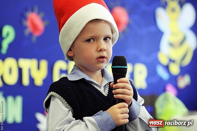 Zdjęcie w galerii na portalu naszraciborz.pl: W Krzanowicach przedszkolaki recytowały wiersze wiadomości z regionu