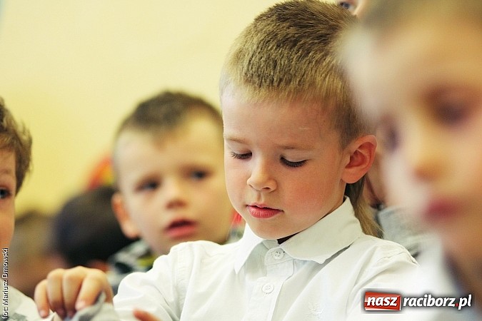 Zdjęcie w galerii na portalu naszraciborz.pl: W Krzanowicach przedszkolaki recytowały wiersze wiadomości z regionu