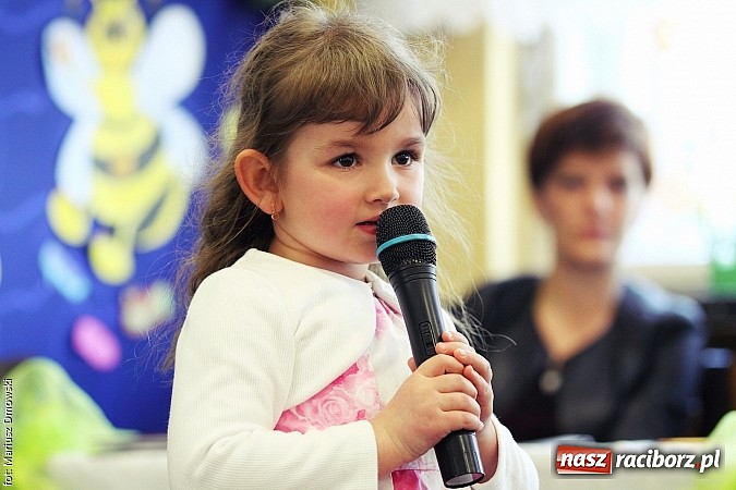 Zdjęcie w galerii na portalu naszraciborz.pl: W Krzanowicach przedszkolaki recytowały wiersze wiadomości z regionu