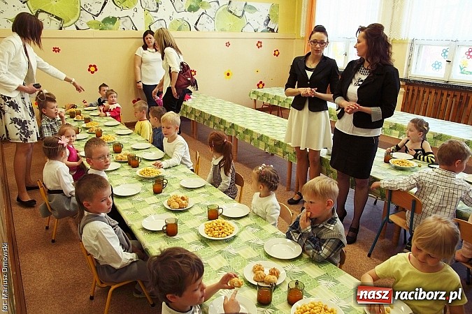 Zdjęcie w galerii na portalu naszraciborz.pl: W Krzanowicach przedszkolaki recytowały wiersze wiadomości z regionu