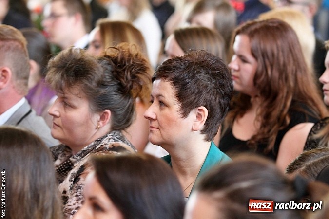 Zdjęcie w galerii na portalu naszraciborz.pl: Wszystko co dobre kiedyś się kończy. Ekonomik żegna maturzystów wiadomości z regionu