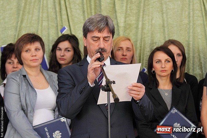 Zdjęcie w galerii na portalu naszraciborz.pl: Wszystko co dobre kiedyś się kończy. Ekonomik żegna maturzystów wiadomości z regionu