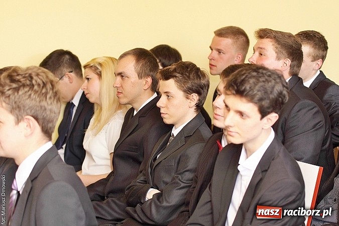 Zdjęcie w galerii na portalu naszraciborz.pl: Z Budowlanki odszedł wyjątkowy rocznik wiadomości z regionu