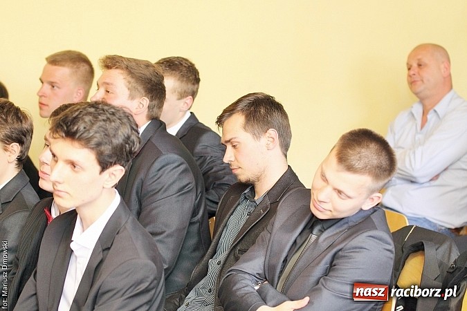 Zdjęcie w galerii na portalu naszraciborz.pl: Z Budowlanki odszedł wyjątkowy rocznik wiadomości z regionu