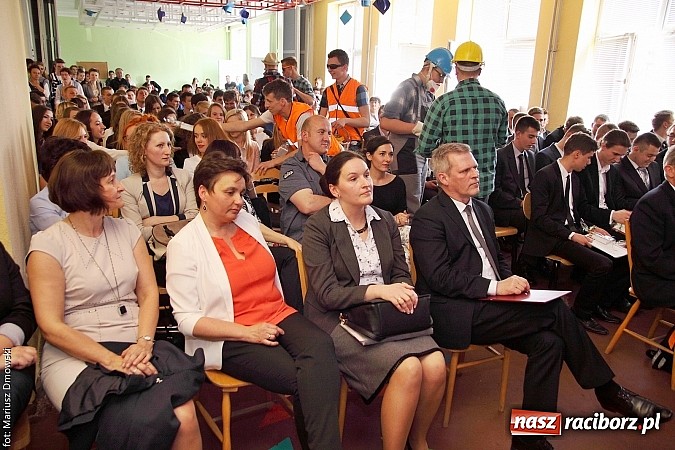 Zdjęcie w galerii na portalu naszraciborz.pl: Z Budowlanki odszedł wyjątkowy rocznik wiadomości z regionu