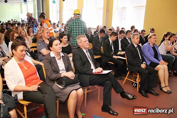 Zdjęcie w galerii na portalu naszraciborz.pl: Z Budowlanki odszedł wyjątkowy rocznik wiadomości z regionu