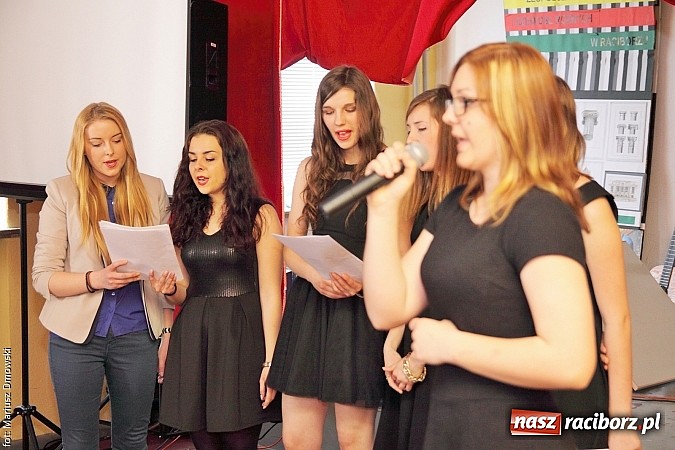 Zdjęcie w galerii na portalu naszraciborz.pl: Z Budowlanki odszedł wyjątkowy rocznik wiadomości z regionu