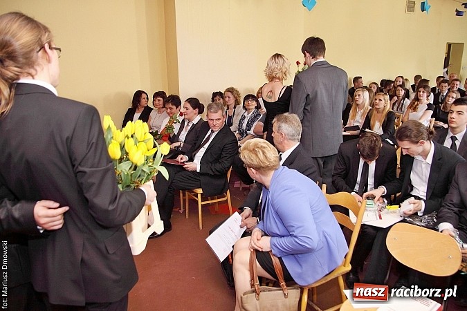 Zdjęcie w galerii na portalu naszraciborz.pl: Z Budowlanki odszedł wyjątkowy rocznik wiadomości z regionu