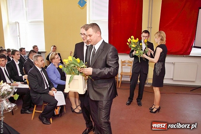 Zdjęcie w galerii na portalu naszraciborz.pl: Z Budowlanki odszedł wyjątkowy rocznik wiadomości z regionu