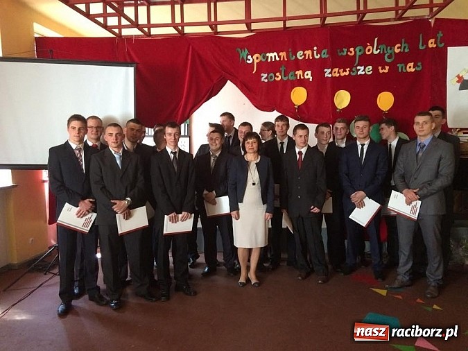Zdjęcie w galerii na portalu naszraciborz.pl: Z Budowlanki odszedł wyjątkowy rocznik wiadomości z regionu