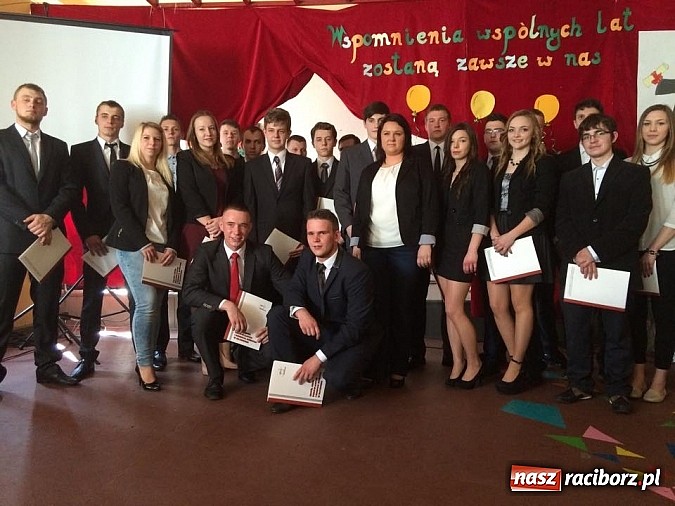 Zdjęcie w galerii na portalu naszraciborz.pl: Z Budowlanki odszedł wyjątkowy rocznik wiadomości z regionu