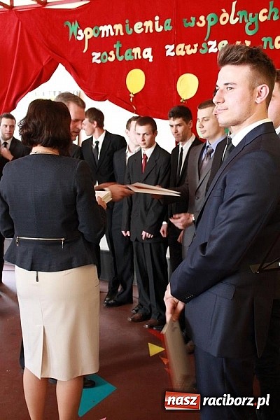 Zdjęcie w galerii na portalu naszraciborz.pl: Z Budowlanki odszedł wyjątkowy rocznik wiadomości z regionu