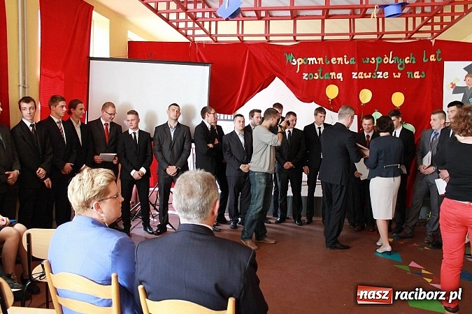 Zdjęcie w galerii na portalu naszraciborz.pl: Z Budowlanki odszedł wyjątkowy rocznik wiadomości z regionu